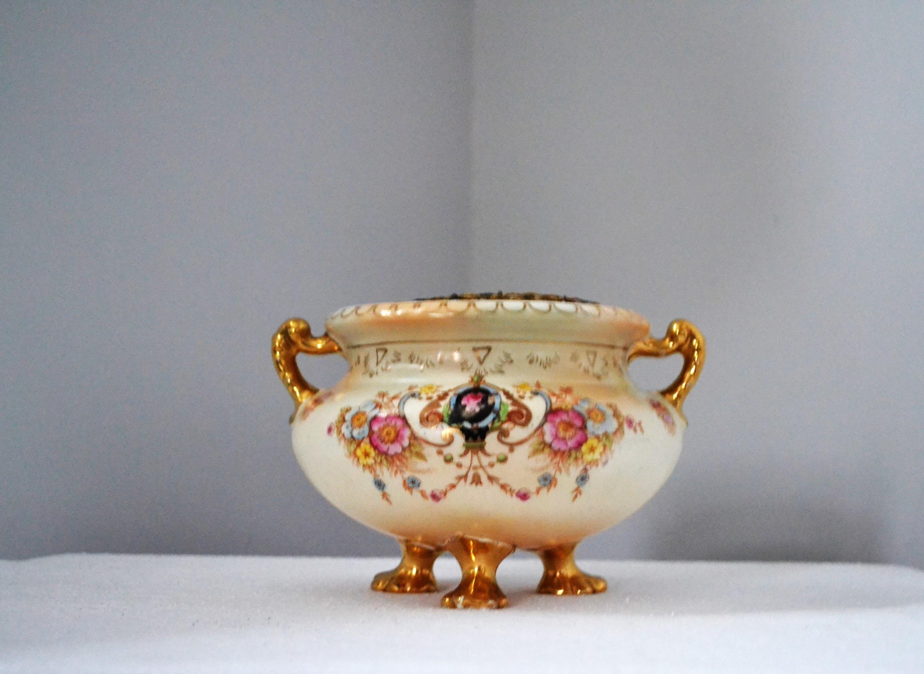 【英国】Crown 　Devon社　ハニカム・ボックス(1935年) 英国】Crown Devon社 ハニカム・ボックス(1935年)