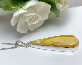 Baltic Amber Pendant,Bernstein,Unique Amber Jewelry,Yellow Amber Stone Pendant,Amber Necklace,Women Jewelry,Amber Gift,Unisex Amber Jewelry