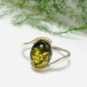 Baltic Amber Ring,Bernstein,Amber Stone,Amber Gift,Statement Ring,Amber and Silver Jewelry,Women Ring,Green Amber Stone,Small Amber Ring,
