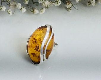 Oval Honey Amber Ring,Unique Amber Cocktail Ring,Statement Adjustable Amber Ring,Souvenir Amber Stone,Large Silver and Amber Ring,Women Ring