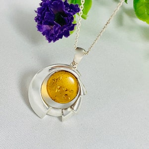 Classic Baltic Amber Pendant,Women Jewelry,Bernstein,Amber Stone,Unisex Amber Jewelry,Amber Gift,Amber Necklace,Unique Amber Pendant,