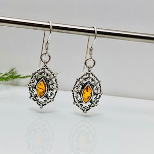 Baltic Amber Earrings,Bernstein,Vintage Dangle Amber Earrings,Amber Jewelry,Silver Earrings,Amber and Silver,Jewellery,Classic Earrings,Gift