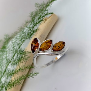 Baltic Amber Ring, Bernstein,Green Amber Stone  Ring,Silver and Amber Jewelry,Women Ring,Amber Gift,Dainty Everyday Ring,Stylish Amber Ring
