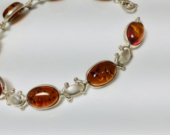 Oval Amber Bracelet,Bernstein,Silver and Amber Jewelry,Women Classic Amber Bracelet,Souvenir Amber Stone,Elegant Amber Jewelry,Amber Gift