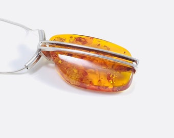 Big Amber Pendant,Women Jewelry,Bernstein,Silver and Amber Pendant,Souvenir Amber Stone,Natural Gemstone Jewelry,Unique Amber Pendant,Gift