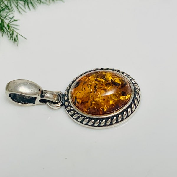 Colgante de ámbar báltico, Bernstein, joyería de ámbar unisex, colgante de plata, colgante de ámbar clásico, collar de ámbar, piedra de ámbar, joyería de ámbar única.