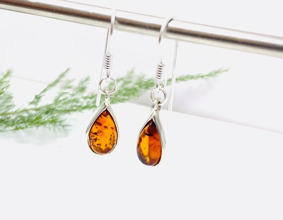 Orecchini in ambra verde, orecchini pendenti in ambra baltica, orecchini a goccia in ambra, orecchini pendenti in argento 925, pietre preziose verdi, regalo di primavera - Italia