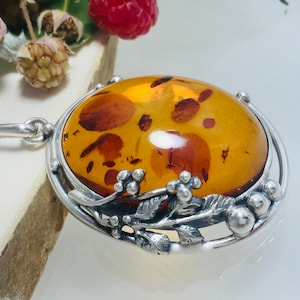 Classic Baltic Amber Pendant,Bernstein,Amber Stone,Vintage Amber Jewelry,Amber with Silver,Floral Silver Pendant,Unique Amber Jewelry,Gift