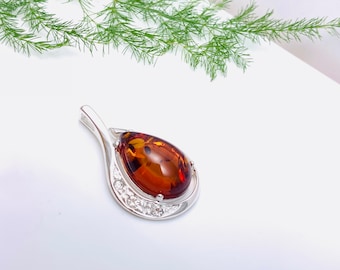 Honey Amber Pendant,Big Teardrop Amber Pendant,Silver and Amber Pendant,Amber Jewelry,Classic Amber Necklace,Bernstein Jewelry,Amber Gift