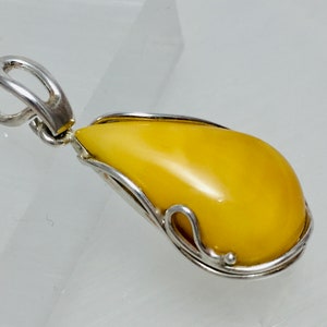 Unique Yellow Amber Pendant,Silver and Amber Pendant,Amber Necklace,Baltic Amber Jewelry,Butterscotch Amber Stone,Yellow Bernstein Pendant