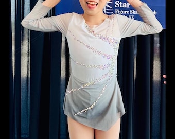 Handgeverfde kunstschaatsjurk | Aangepaste wedstrijdoutfit