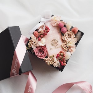 Flower candle box, gift box, flower box, preserved flower, valentine’s day gift, graduation gift, mother’s day gift, gift for her,