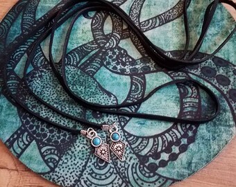 black lariat necklace w/faux turquoise & silver arrow charms