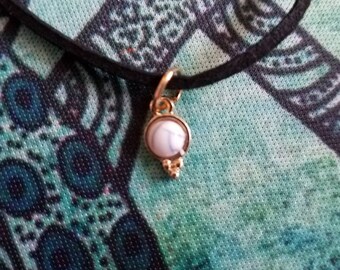 white marbled charm choker