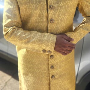 Men Sherwani, Kurta Pajama, , Indian wedding wear, Desi Party clothing, yellow sherwani set, traditional men's wear, grooms men clothing, Bild 3