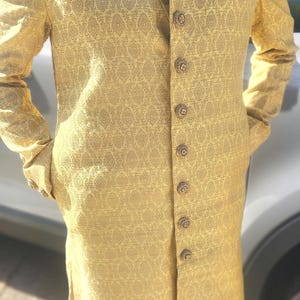 Men Sherwani, Kurta Pajama, , Indian wedding wear, Desi Party clothing, yellow sherwani set, traditional men's wear, grooms men clothing, Bild 9