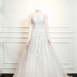 SAMPLE SALE /  Lace Ball Gown Wedding Dress, Ball Gown Bridal Gown, Dusty Ivory  Bridal Dress, Rustic Wedding Gown with Lace / SSDress 03