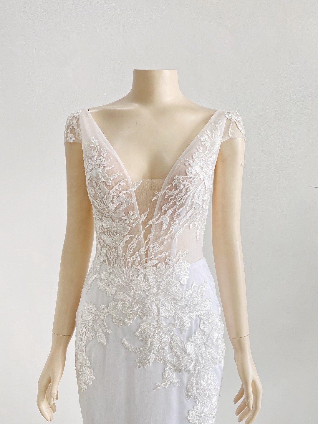 Eureka 6510 Lace Cap Sleeved Mermaid Wedding Gown