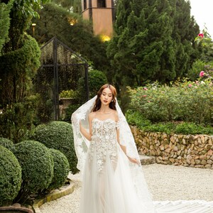 1 Tier Cathedral / Chapel Length Bridal Veil Leaf Lace Wedding Veil Metal Comb