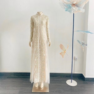 Gouden Vietnamese bruids Ao Dai, bruiloft Ao Dai met gouden kant, traditionele Vietnamese bruidsjurk, witte Ao Dai met gouden kant / AoDai 17