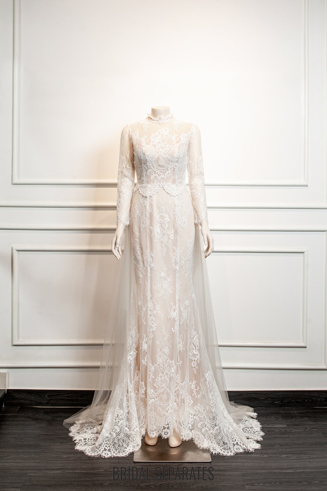 Sara /Bohemian Lace Wedding Dress
