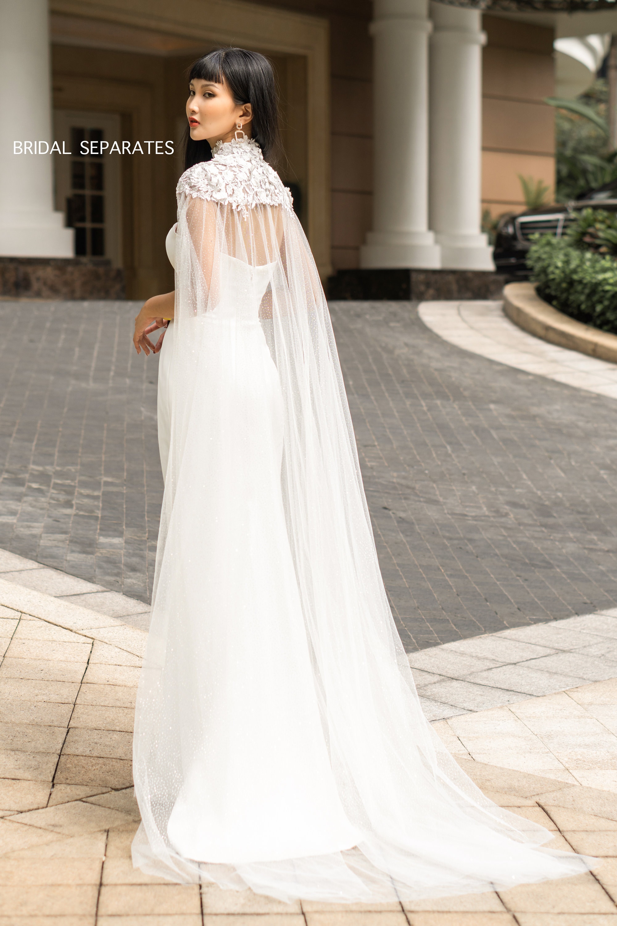 Long Bridal Cape Veil / 