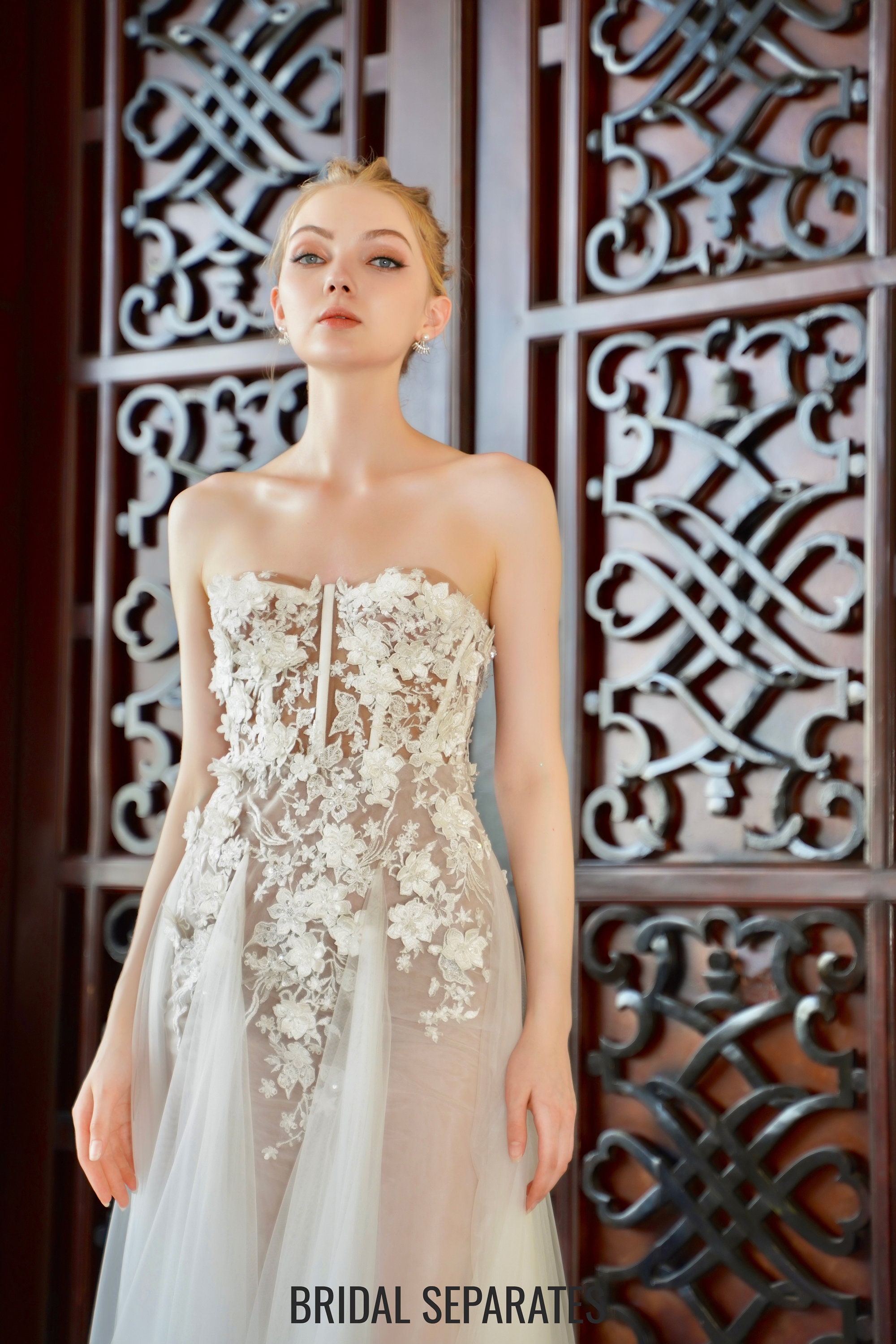 Fabulous Strapless Two-tone Lace Wedding Dress
