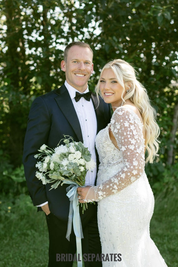 long sleeve attachment for wedding dress The Versatility of Detachable Sleeves for a Wedding Dress