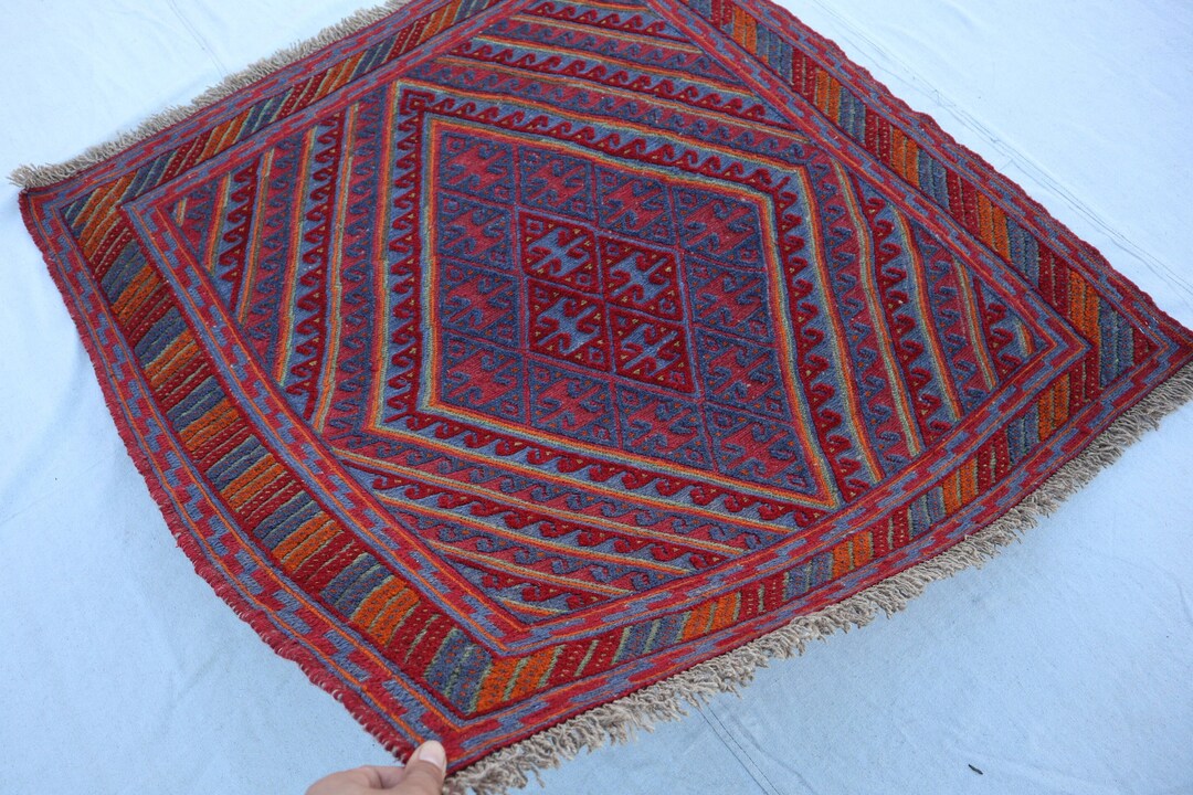 AUTH: 4X4 Feet. Handmade Rug for the Living Room, Kitchen, Guest Room ...