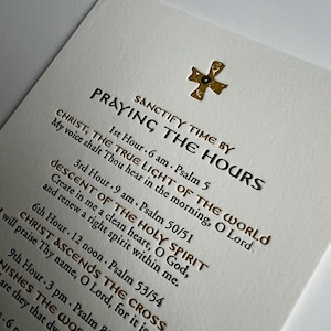 prière des heures, carte de prière typographique par poustinia press