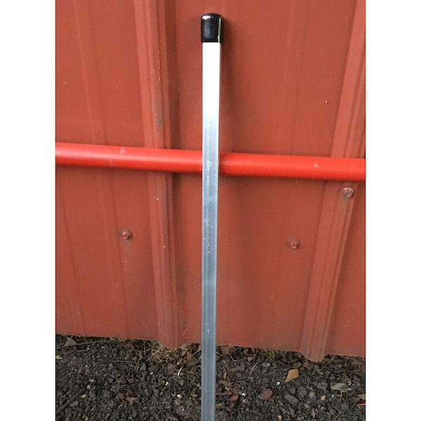 2 Feet (24 Inches) Silver Finish Aluminum U-Channel Stake/Post with Rubber Cap