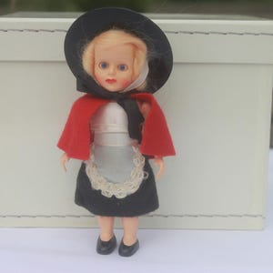 Small Welsh costume doll blonde hair sleeping eyes7"" hard plastic, children's toys, souvenir dolls, costume dolls, Wales doll