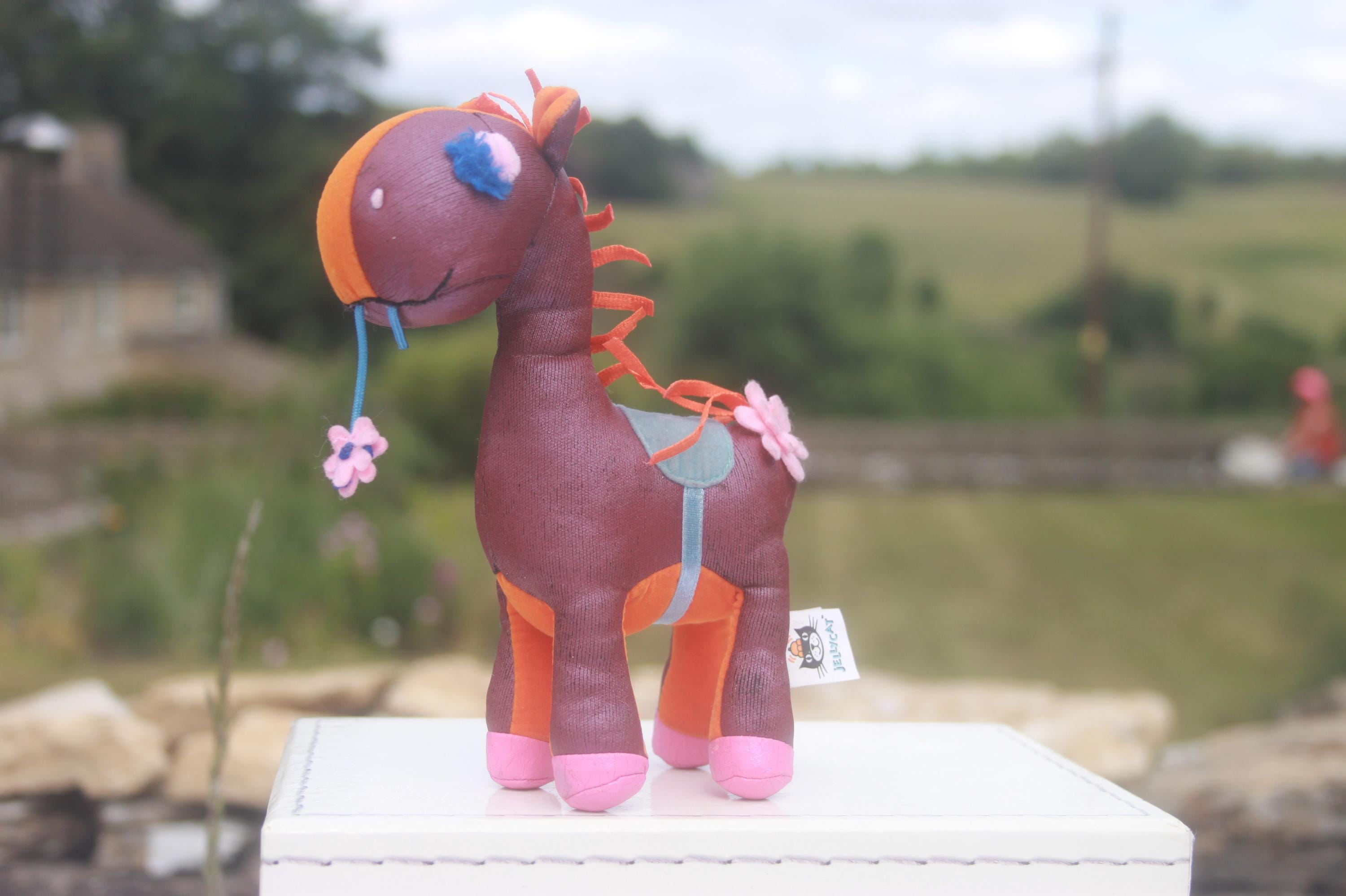  Freya Pony ジェリーキャット　うま　馬　ぬいぐるみ オレンジ色のたてがみと尾を持つジェリーキャットの栗色の馬の