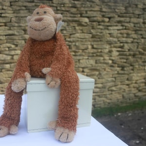 Mono Junglie mediano Jellycat con etiqueta de tarjeta J265, muy buen estado, juguetes de peluche, monos de peluche, juguetes para niños, juguetes de compañía