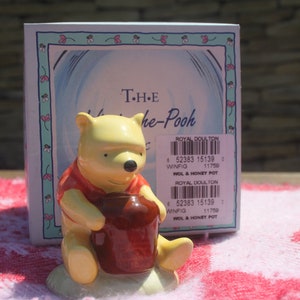 Royal Doulton Winnie the Pooh and Honeypot, ceramic figurines, children&#39;s books, A A Milne, E H Shepard, children&#39;s ceramics, bears