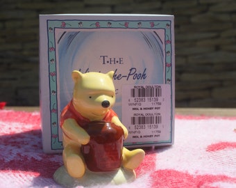Royal Doulton Winnie the Pooh and Honeypot, ceramic figurines, children&#39;s books, A A Milne, E H Shepard, children&#39;s ceramics, bears