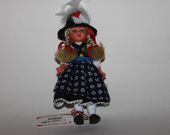 Vintage Innsbruck Austria costume doll, label, excellent condition, tourist souvenir holiday memorabilia, 1960s childhood toys