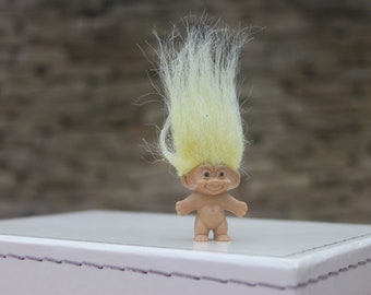 Small fridge magnet troll yellow hair Russ China 4 cms tall, small plastic toy, children's toys, 1990s toys