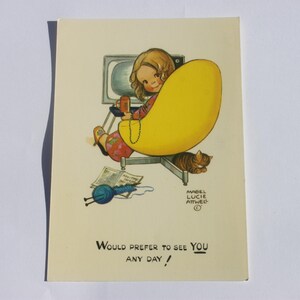 Carte postale Mabel Lucie Attwell, reproduction des années 1970, cartes pour enfants, inutilisée, jolie fille assise sur une chaise