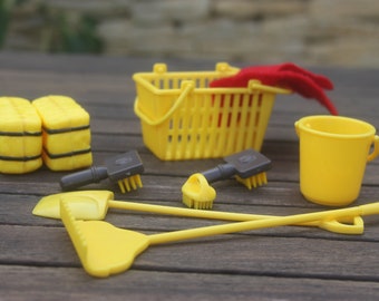 Yellow plastic toy stable kit, unknown maker, grooming cleaning horse pony set, stable tools basket red cloths, childrens toys, active play