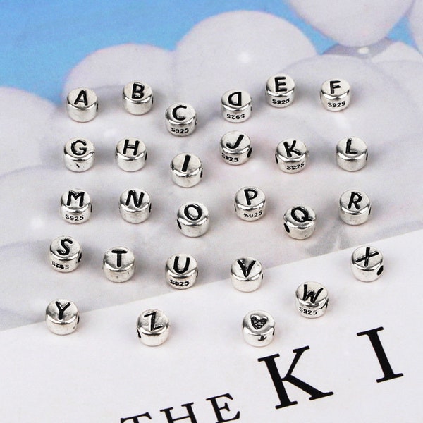 5mm S925 Sterling Silver 26 Perles de lettres de l’alphabet, perles de lettres de l’alphabet, perles de symbole de lettre, perles de gâteau en argent sterling, perles initiales