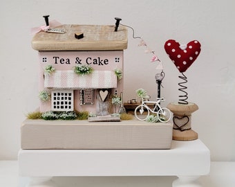 Little Quirky Cafe.. made to order.. 4 week dispatch