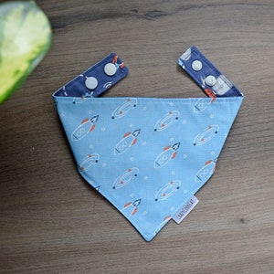 Raketenhalstuch für Katzen oder Hunde - Wende-Space-Roboter-Bandana - Blaues Galaxie-Haustier-Halstuch - Intergalaktische Kätzchen- / Welpen-Schal