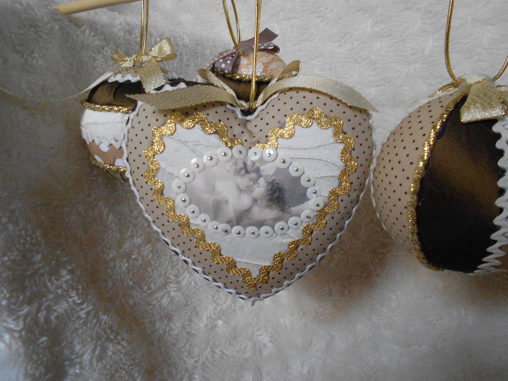 Les 5 Boules et Coeur de Noel Beige Ivoire.