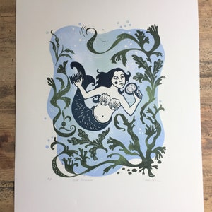 Wild Swimmer, impresión linocut de edición limitada, sirena, folklore imagen 3