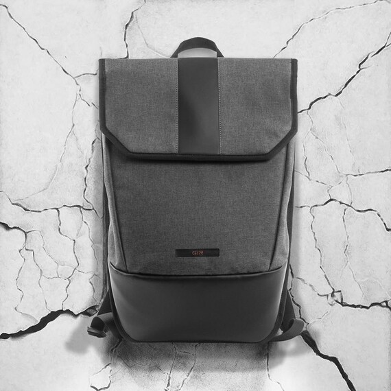 minimalist laptop bag