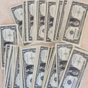 1935 One Dollar (1) Bill Silver Certificate Uncirculated Unc CU FREE SHIPPING choose series Pl A B C D E F G H