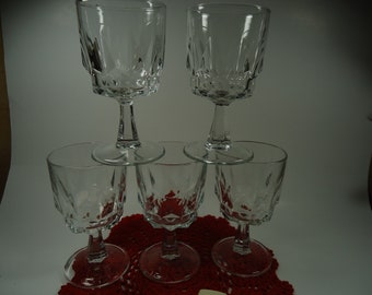 set of 5 clear glass pedestal  wine glasses