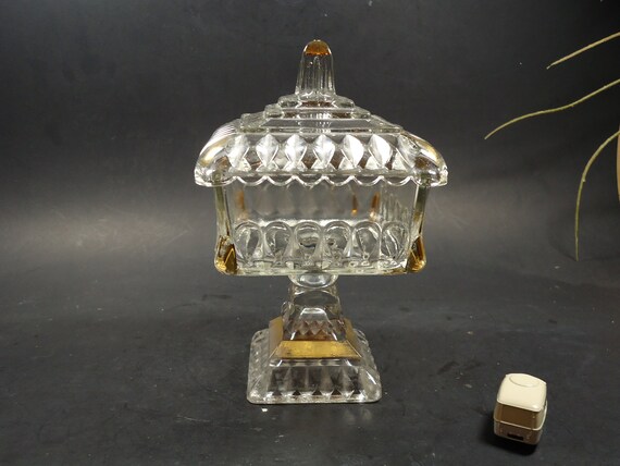 Gold Trim Clear Glass Pedestal Candy Dish With Lid - Clear Glass Pedestal Candy Dish With Lid Gold Trim Clear Glass Pedestal Candy Dish With Lid - Clear Glass Pedestal Candy Dish With Lid