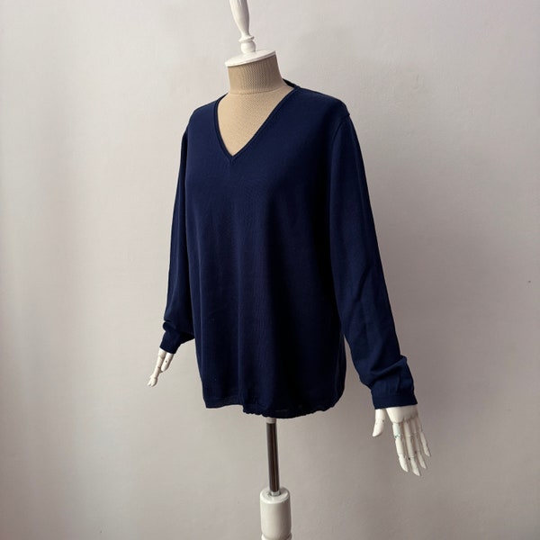 100% Merino Wool - Women's V-Neck Relaxed Fit Navy Blue Knit Sweater